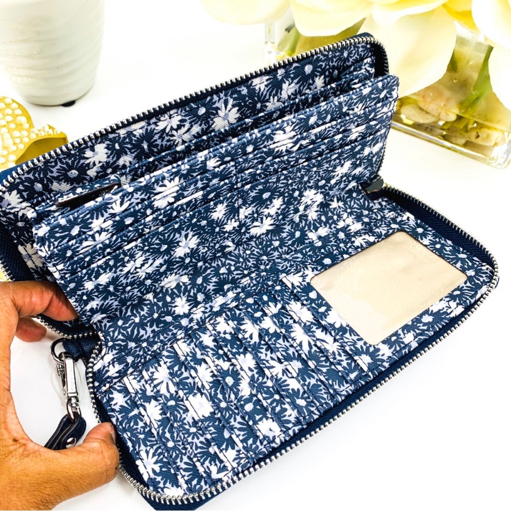Michael Kors Jet Set Leather Floral Wallet - Picture 2 of 7